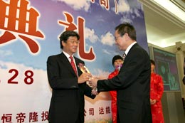 投身社會(huì )公益活動(dòng)，東芝連續四次獲得光明公益獎